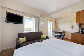 1 chambre, fer et planche Ă repasser, Wi-Fi gratuit, draps fournis