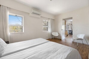 1 bedroom, iron/ironing board, free WiFi, bed sheets - Apartament 'T1 Atlântico' with Mountain View, Pool, Balcony & Wi-Fi (Alvor)