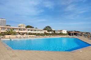 Pool - Apartament 'T1 Atlântico' with Mountain View, Pool, Balcony & Wi-Fi (Alvor)