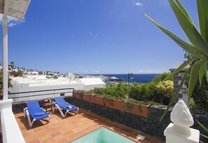 Property grounds - Vacation Villa 'Benedicte' with Sea View, Wi-Fi and Air Conditioning (Puerto del Carmen)