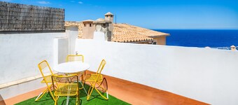 Holiday Home 'Ca Sa Padrina' with Sea View, Private Terrace and Wi-Fi