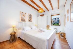 2 slaapkamers, een strijkplank/strijkijzer, gratis wifi, beddengoed