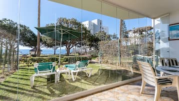 屋外ダイニングエリア