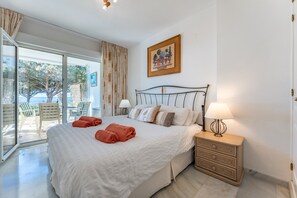 2 chambres, fer et planche à repasser, Wi-Fi gratuit, draps fournis