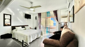 1 habitación, tabla de planchar con plancha, wifi gratis y ropa de cama 