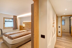 2 bedrooms, free WiFi, bed sheets, wheelchair access - Apartment "Snow Mountain Planet Suite House" with Mountain View, Wi-Fi & Terrace (Livigno)