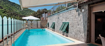 Bed and Breakfast 'Gocce Di Cristallo' with Sea View, Wi-Fi and Air Conditioning
