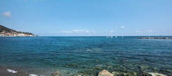 Chambre d'hôtes 'Gocce Di Cristallo' avec vue sur la mer, Wi-Fi et climatisation
