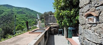 Appartamento 'Casa Gocce Di Cristallo' con Vista Mare, Piscina & Wi-Fi