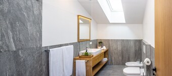 Apartment 'Zum Sonnentor - Pinus' with Mountain View, Balcony & Wi-Fi
