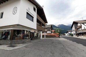 Esterni