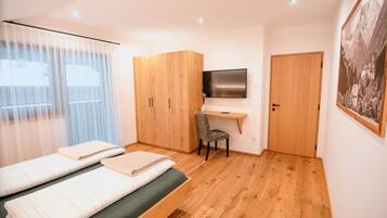 2 bedrooms, free WiFi, bed sheets