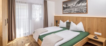 Apartment 'Zum Sonnentor - Larix' with Mountain View, Balcony & Wi-Fi