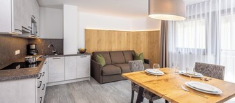 Apartment 'Zum Sonnentor - Larix' with Mountain View, Balcony & Wi-Fi