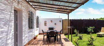 Casa de vacaciones "Villa Zajara" con piscina, jardín, terrazas y Wi-Fi