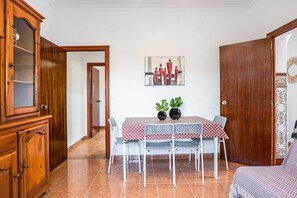 Dining - Vacation Home "Villa Zajara" with Pool, Garden, Terraces & Wi-Fi (Conil)