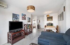 TV - Apartment in the Best Location with Wi-Fi (Jerez de la Fra.)