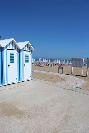 In Strandnähe, Liegestühle