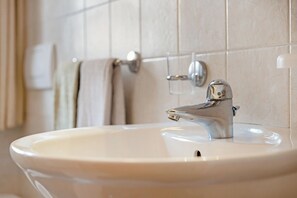 Doccia, asciugacapelli, asciugamani