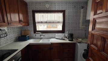 KylskÄp, mikrovÄgsugn, ugn och spishÀll