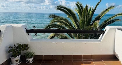 Apartment 'Sea Breeze' with Terrace, Shared Garden & Wi-Fi