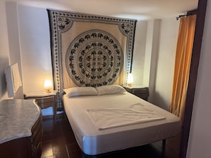 2 dormitorios, tabla de planchar con plancha, wifi gratis y ropa de cama