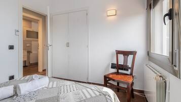 4 soverom, strykejern/-brett, wi-fi (inkludert) og sengetøy