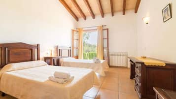 3 makuuhuonetta, ilmainen Wi-Fi, vuodevaatteet