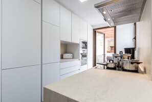 Fridge, microwave, oven, stovetop