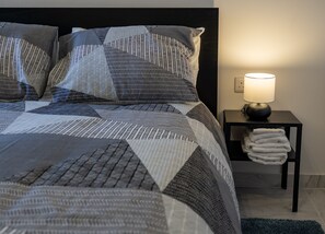 2 bedrooms, iron/ironing board, travel cot, free WiFi