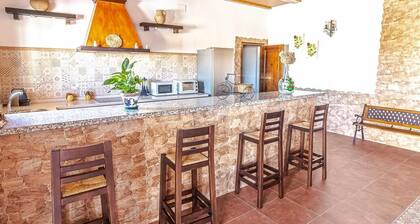 Rural Holiday Home 'Villa Paquita' with Pool, Garden, Terrace & Wi-Fi