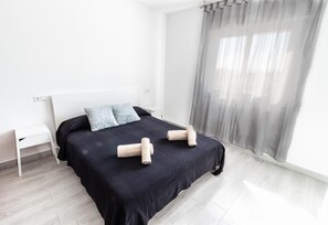 3 bedrooms, iron/ironing board, free WiFi, bed sheets