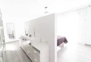 3 bedrooms, iron/ironing board, free WiFi, bed sheets - Casa Rural "Villa MyJ" with Pool, Garden, Terrace & Wi-Fi (La Puebla de Cazalla)