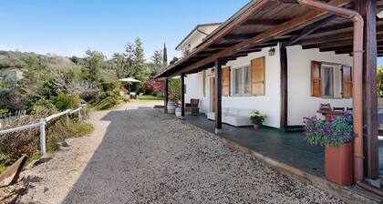 Holiday Apartment "Rosadimaggio Camelia" with Garden & Wi-Fi