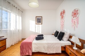 3 habitaciones, tabla de planchar con plancha y wifi gratis 