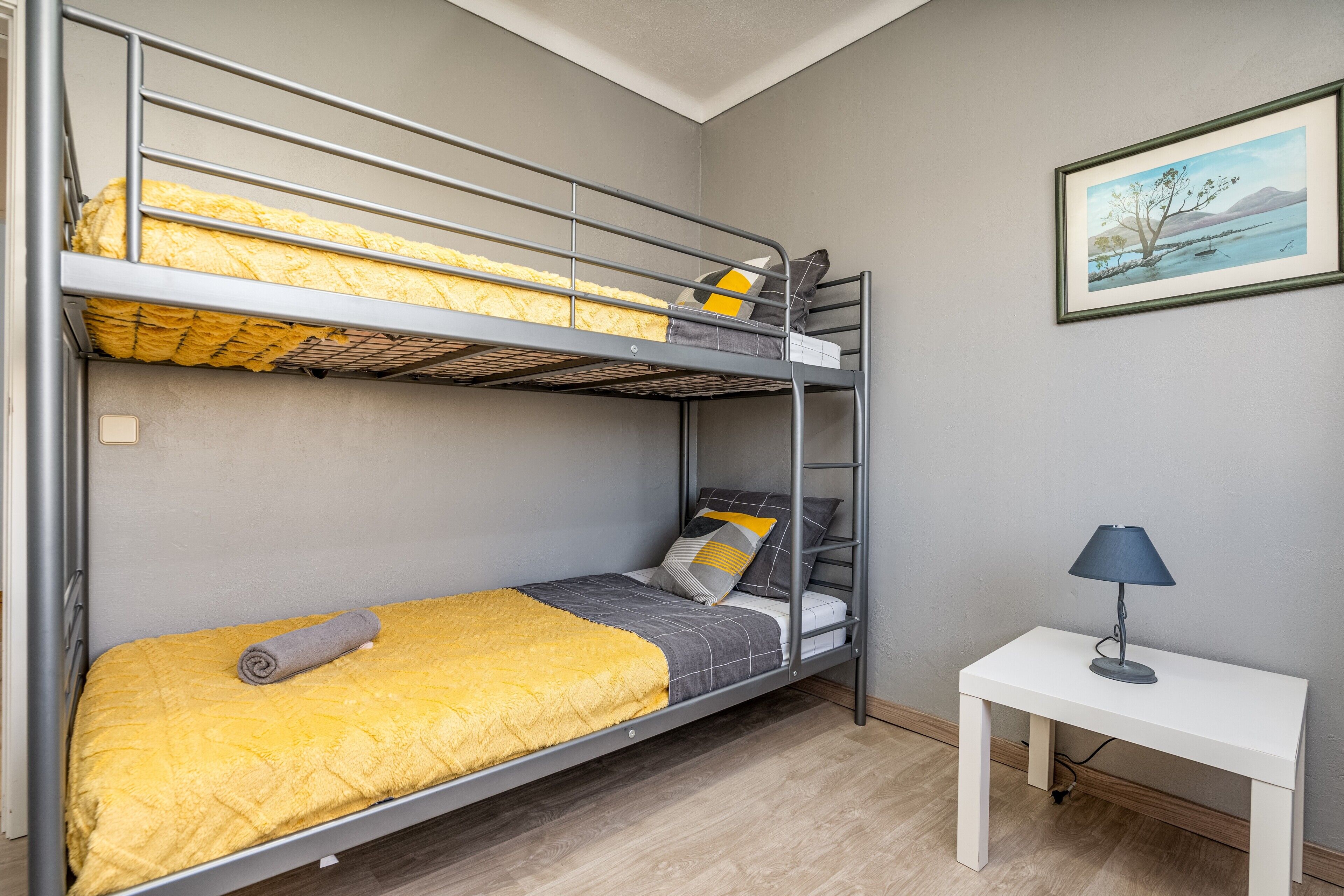 3 chambres, fer et planche à repasser, Wi-Fi gratuit, draps fournis