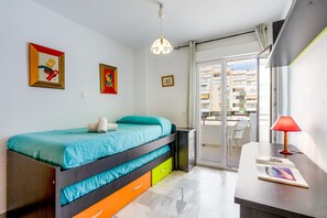 3 dormitorios, tabla de planchar con plancha, wifi gratis y ropa de cama