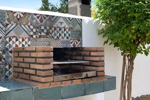 Property grounds - Villa Elsa with Pool, Garden, Terrace & Wi-Fi (Conil de la Frontera)