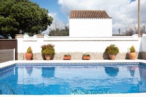 Pool - Villa Elsa with Pool, Garden, Terrace & Wi-Fi (Conil de la Frontera)