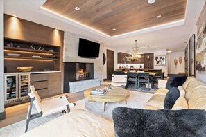 Smart-tv en een open haard