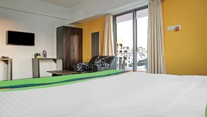 Desk, iron/ironing board (on request) - Treebo Atithi Corporate Stay Baner IT Hub (Pune)