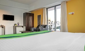 Standard Double Room | Desk, iron/ironing board