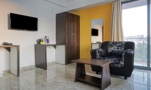 Standard Double Room | Desk, iron/ironing board