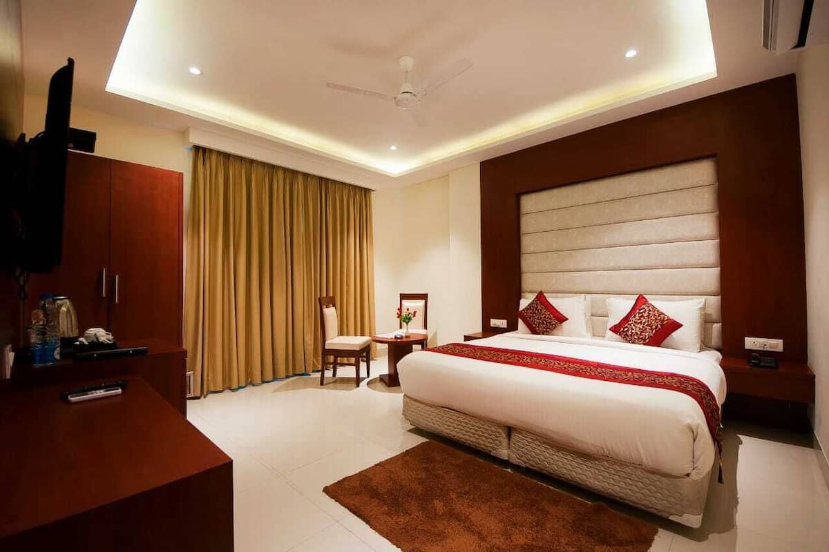 Deluxe Room | Living area