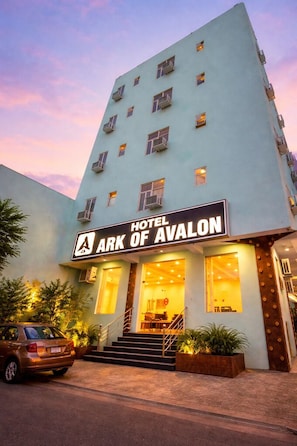 Front of property - Hotel Ark Avalon Plaza-Delhi Airport (New Delhi)