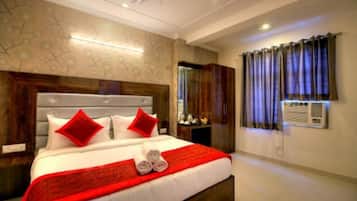 Deluxe Room | In-room safe, free WiFi, bed sheets
