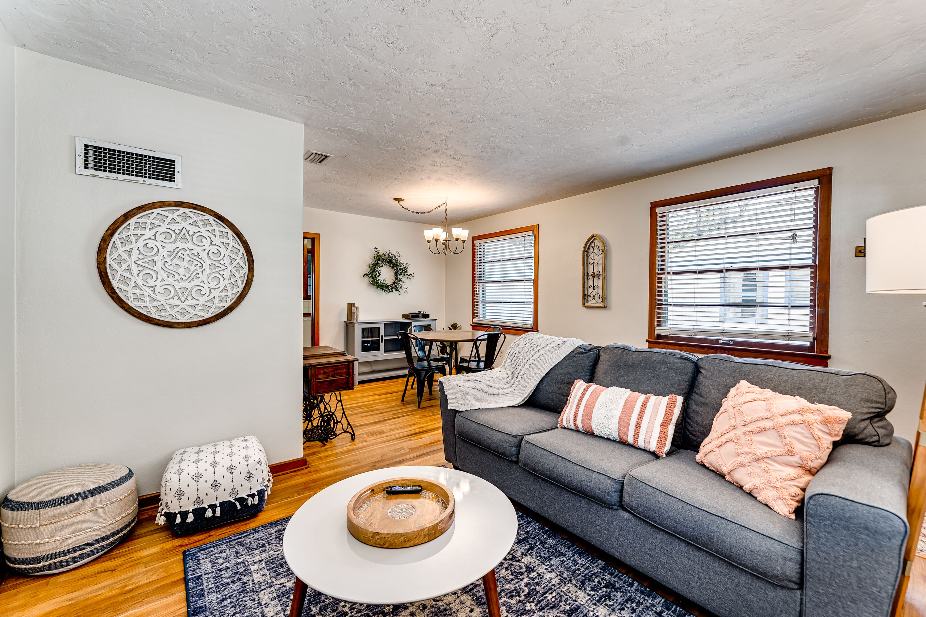 Downtown and minutes to beaches! EV Charger Installed