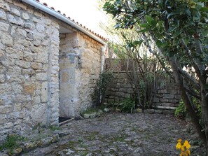 Property grounds - 2-room house for 4 in La Cotinière, parking, close to ocean (Saint-Pierre-d'Oléron)