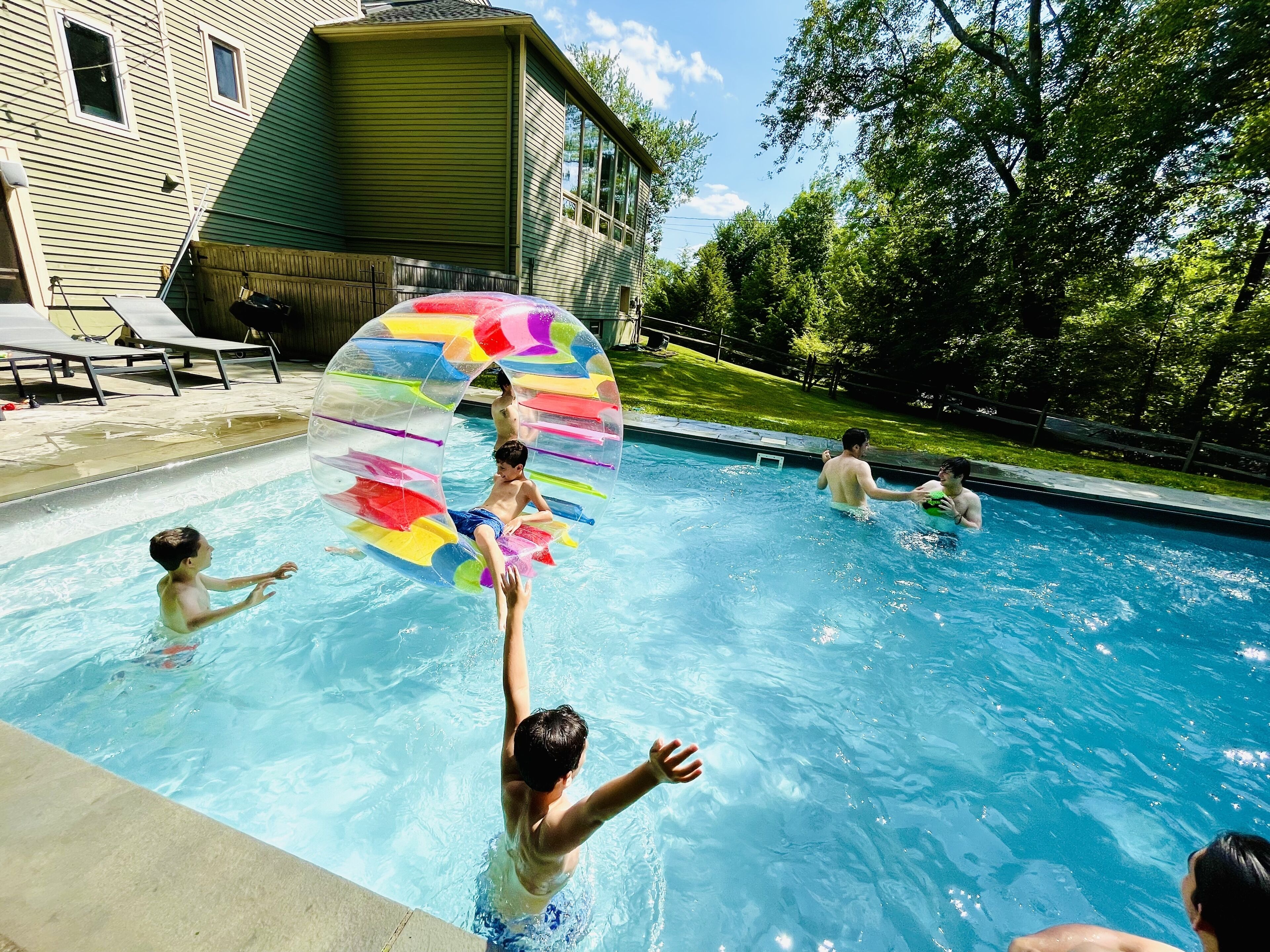 Alberca al aire libre y alberca climatizada