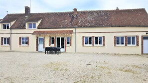 Exterior - Gîte 12 persons (digny)